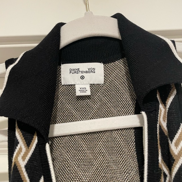 Diane Von Furstenberg Black and Cream Knit Top - Picture 2 of 3